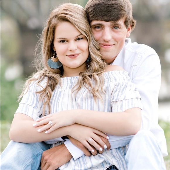 Meet your Posher 😊✌🏼️❤️ - Picture 6 of 11